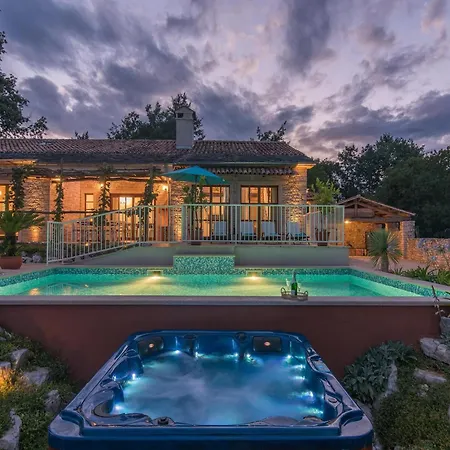 Villa Tranquil Retreat In Istria Pazin