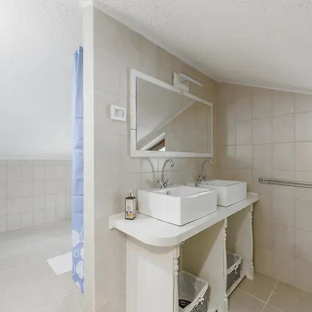 Villa Tranquil Retreat In Istria