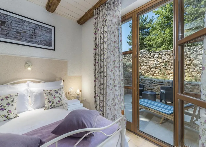 Tranquil Retreat In Istria Vila